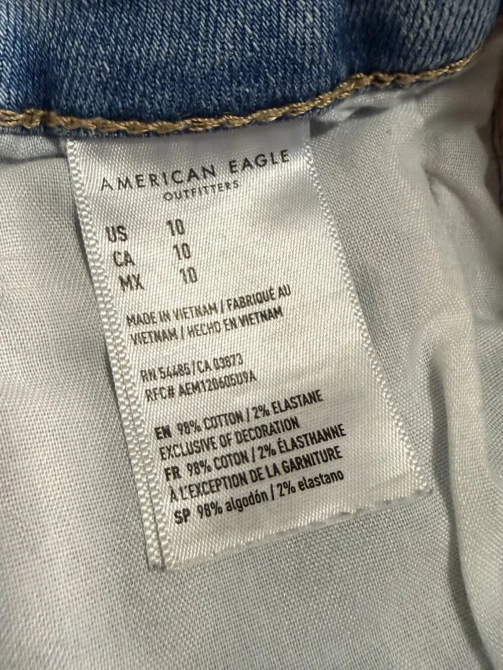 American Eagle Distressed Denim Shorts Size 10 Light Wash Super Stretch